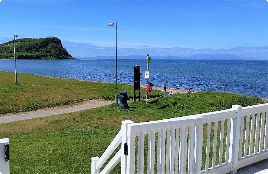 Caravan for hire Craig Tara Bay View 404 2 Bedroom Pets Craig Tara Caravans